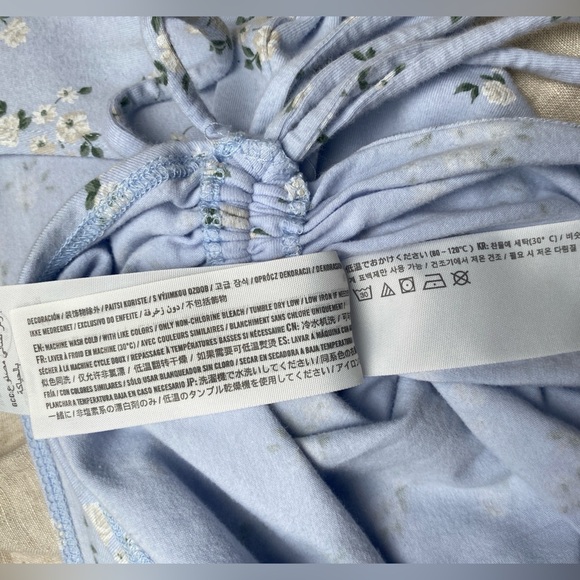 Hollister Cross Front Baby Tee Must Have Collection Blue White Flowers Size S - Picture 12 of 13